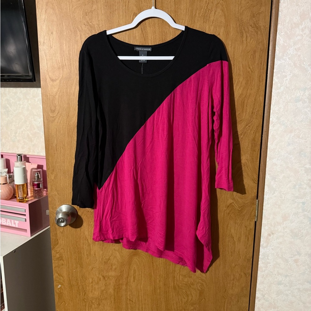 Chelsea & Theodore Black and Fuchsia Diagonal Colorblock Tunic